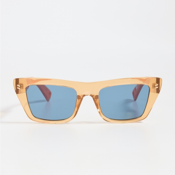 Indescratchable loop sunnies. Brand new, never worn - Picture 4 of 4